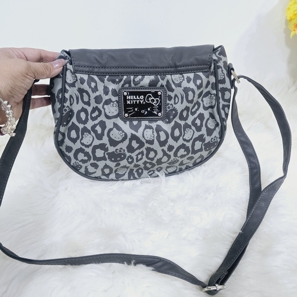 Hello Kitti gray and black crossbody bag medium - Picture 13 of 17